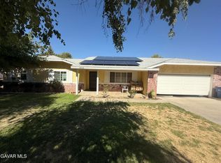 39038 161st St E, Lake Los Angeles, CA 93591