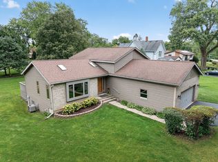 458 Lake Ave, Crystal Lake, IL 60014