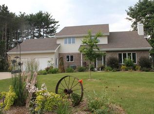 E10466A Pine Cir, Prairie Du Sac, WI 53578