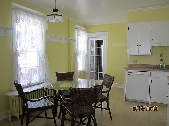 5th image of 634 E Gansevoort St