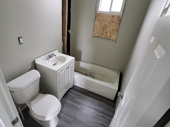 5th image of 3127 Crane St #1