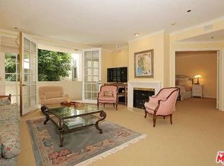 575 S Barrington Ave APT 304, Los Angeles, CA 90049