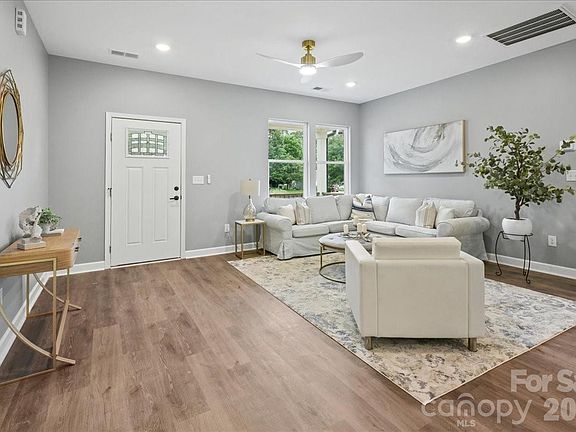 5th image of 120 Whistling Pines Dr
