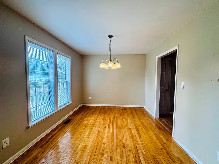320 Springside Dr — Photo 12