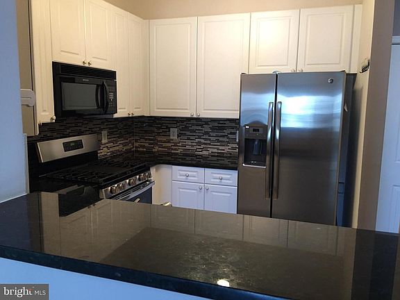 5th image of 2700 Bellforest Ct APT 406