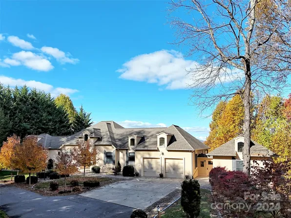 236 Pavilion Ln, Waynesville, NC 28786