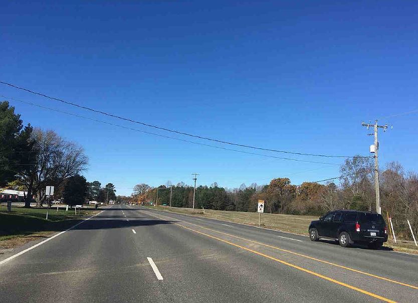 2nd image of 7058 Richmond Rd