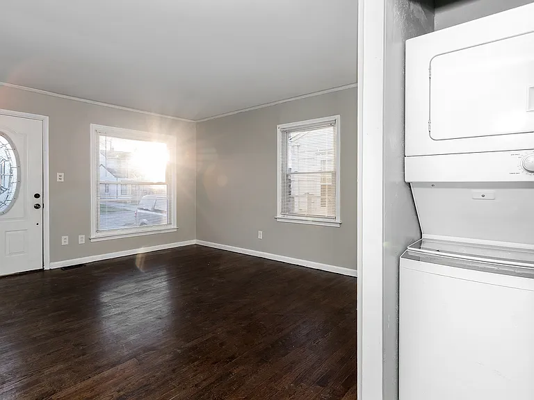 2318 Fisher St — Photo 10