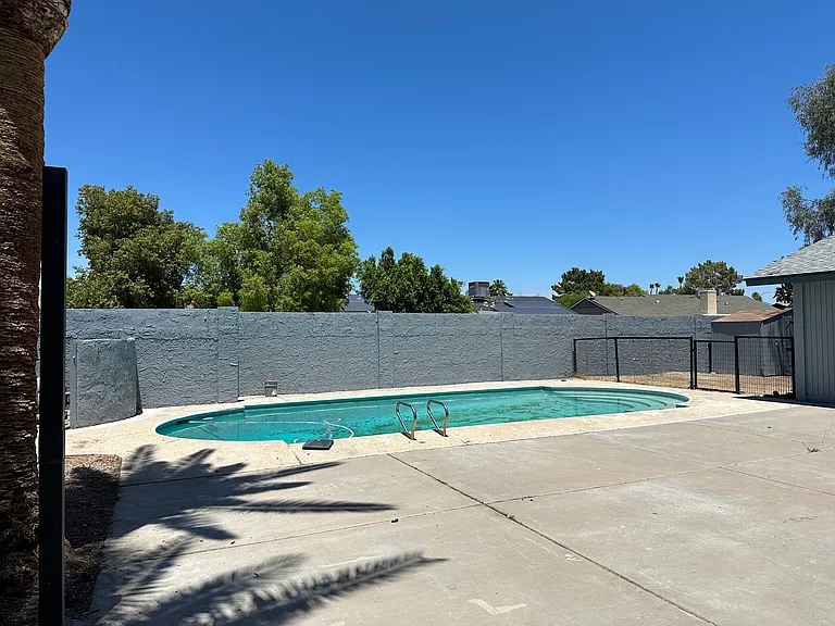 2836 E Cortez St — Photo 4