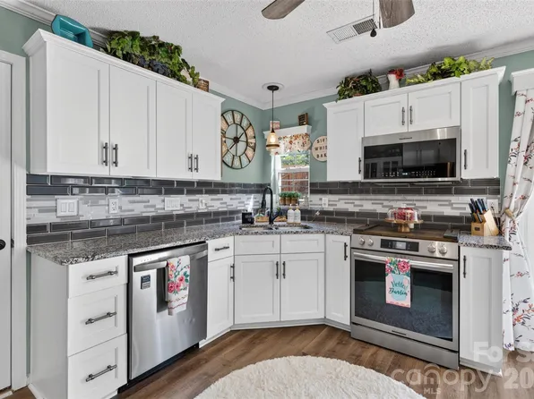 119 Milroy Ln, Mooresville, NC 28115