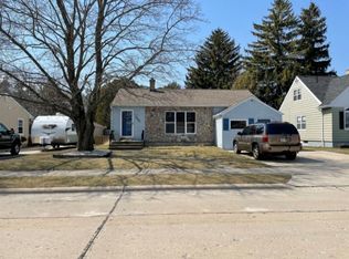 3606 Columbus St, Two Rivers, WI 54241