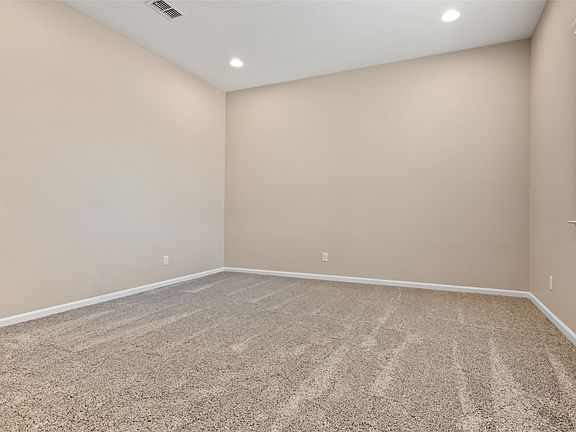 4th image of 4689 Lluvia Encantada