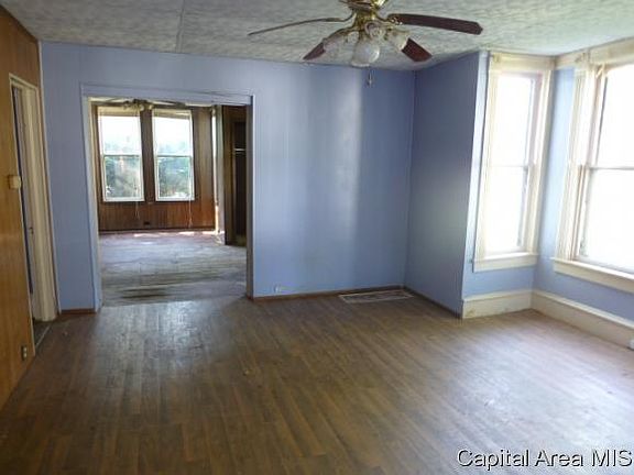 3rd image of 519 E Pine St