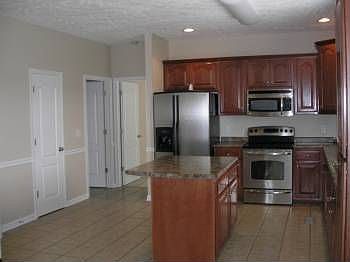 4th image of 1307 Alamo Ave