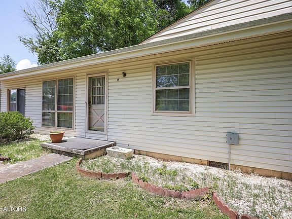 2nd image of 5209 NW Evelyn Dr