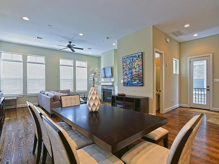 2441 Charleston St #C — Photo 12