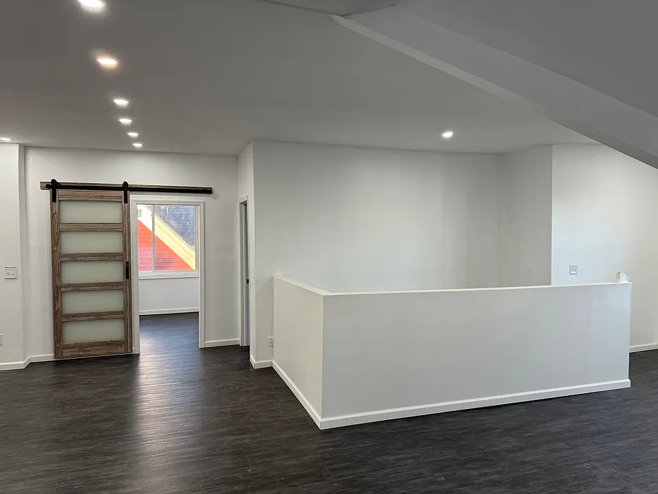 389 Richmond Ave #3