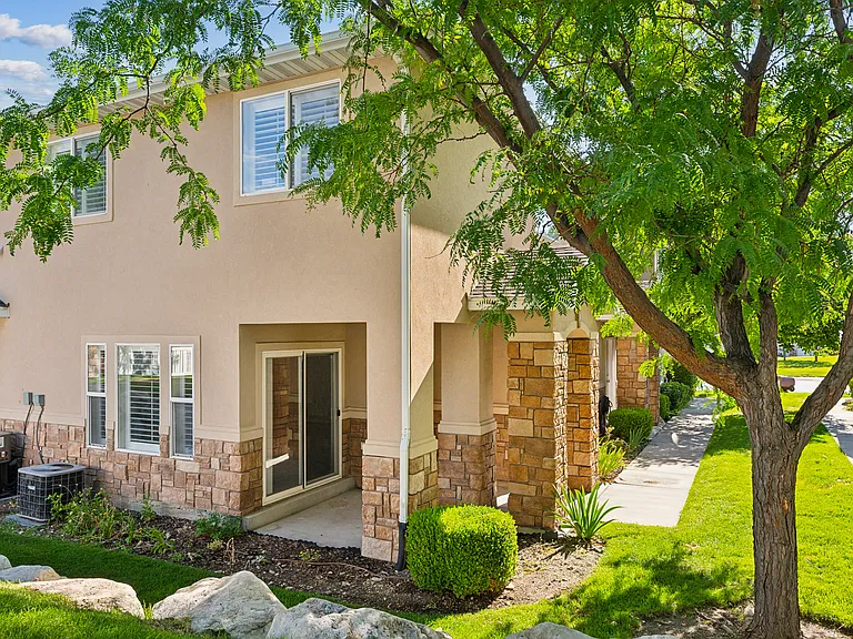 7168 S Kristilyn Ln — Photo 1