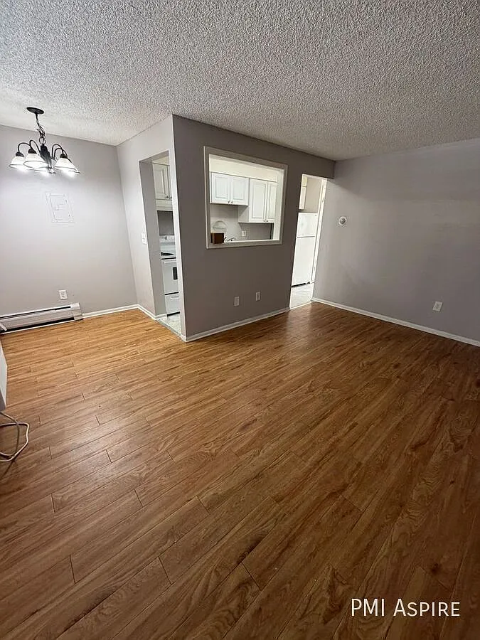 1 Bedroom 1 Bath Apartment — Photo 1