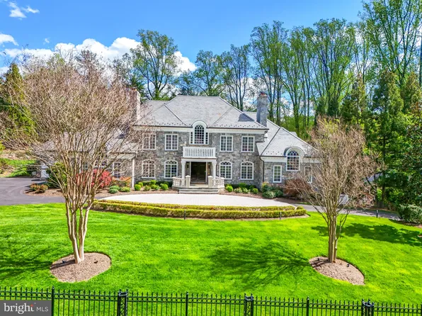 1221 Mottrom Dr, Mc Lean, VA 22101