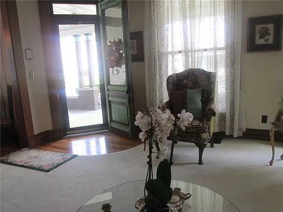 3rd image of 115 Saint Mary St