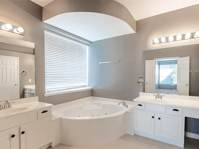 13826 Double Pine Dr — Photo 29