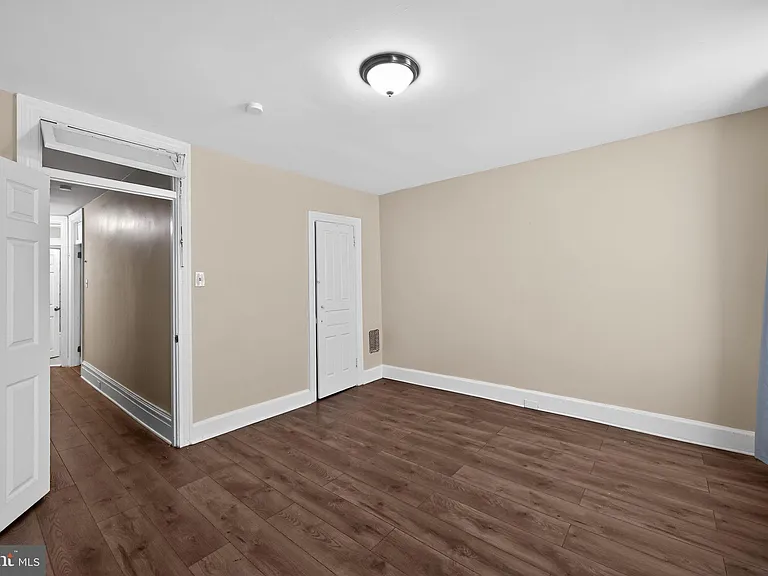 652 Emerald St — Photo 11