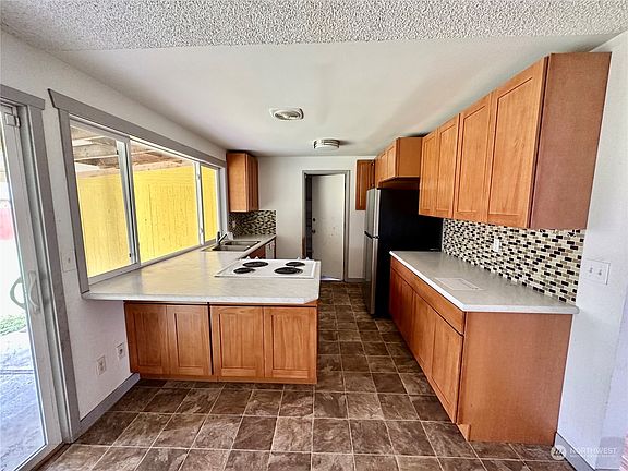 5th image of 19418 Crescent Drive E