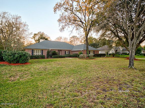 2nd image of 1821 Colonial Dr