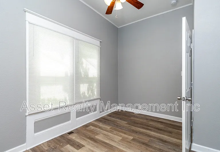 2638 Barton St — Photo 16