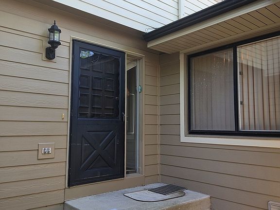 3rd image of 703 Mallard Ln