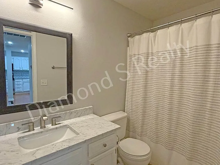 1331 W Sackett St — Photo 14