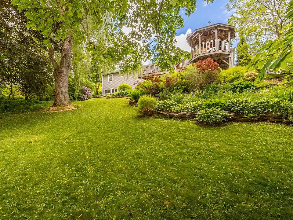 1st image of 15 Grandview Dr