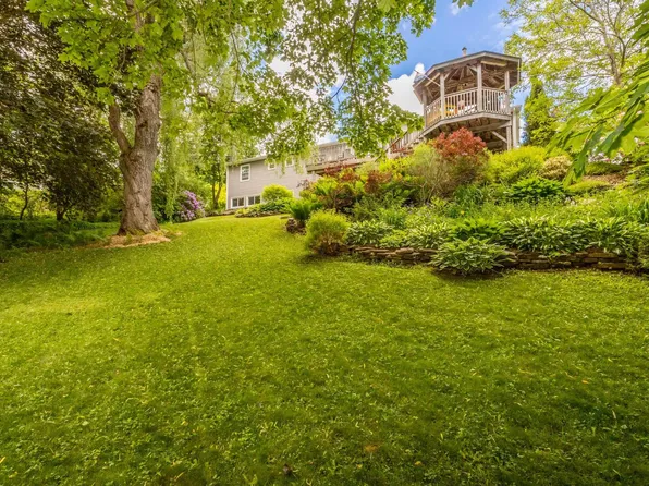 15 Grandview Dr, Wolfville, NS B4P 1W5
