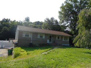 27 Daria Dr, Poughkeepsie, NY 12603