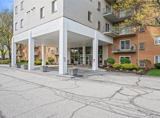 3675 Clague Rd UNIT 310, North Olmsted, OH