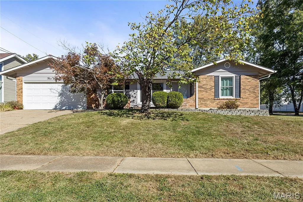363 Novara Dr photo 1