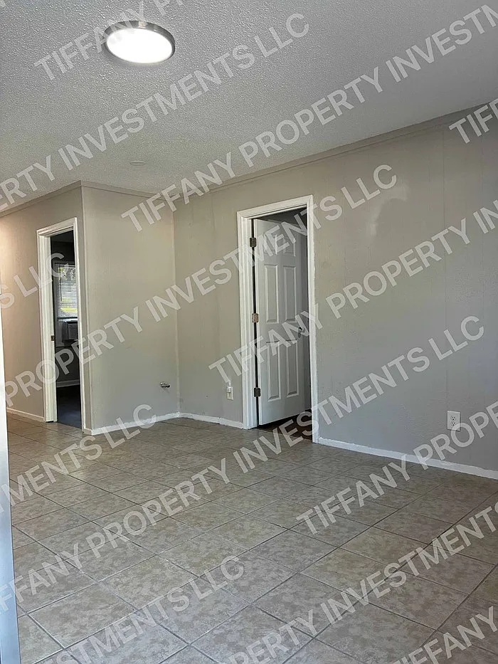 2 bed, 1.0 bath, $875 — Photo 4