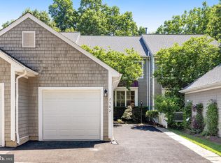 2502 Brenton Point Dr, Reston, VA 20191