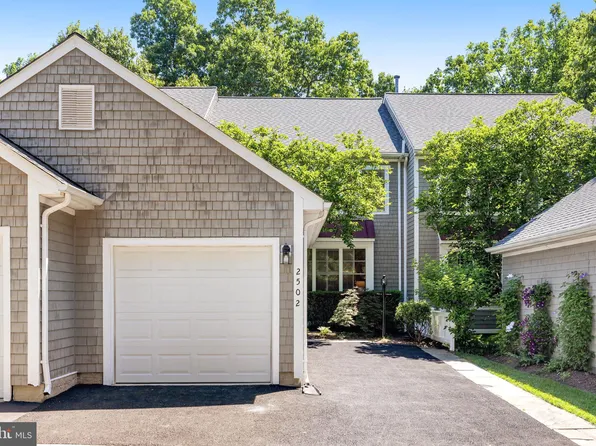 2502 Brenton Point Dr, Reston, VA 20191