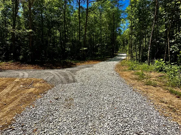 404 Pete Smith Rd, Pikeville, TN 37367