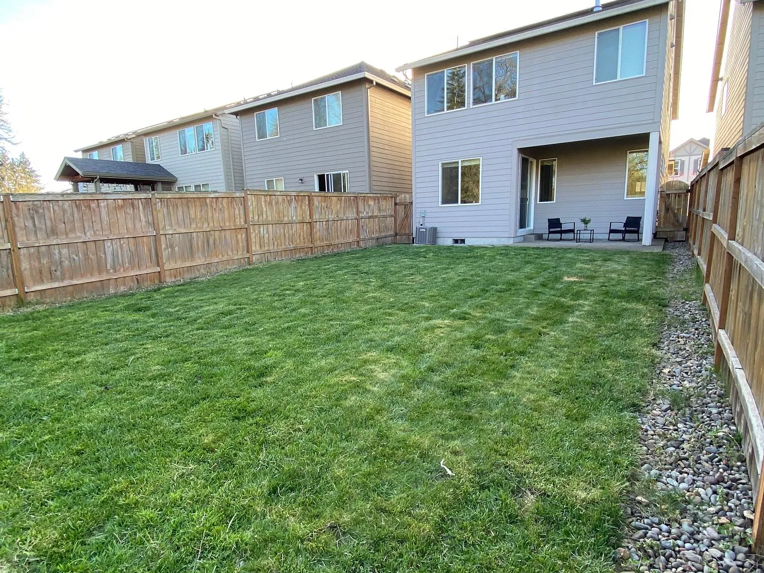 4 bed, 3.5 bath, 1970 sqft, $2,749 — Photo 2