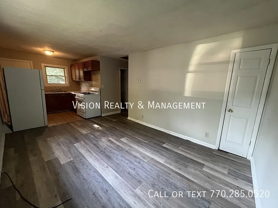 Available now, Move in Ready — Photo 4