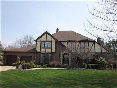 2nd image of 485 Lynden Dr