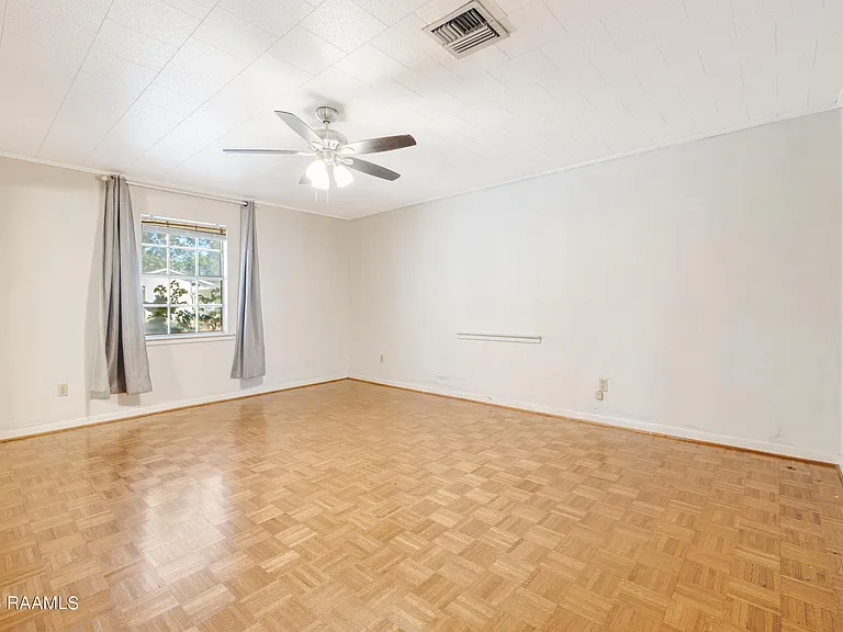512 Monarch Dr — Photo 12
