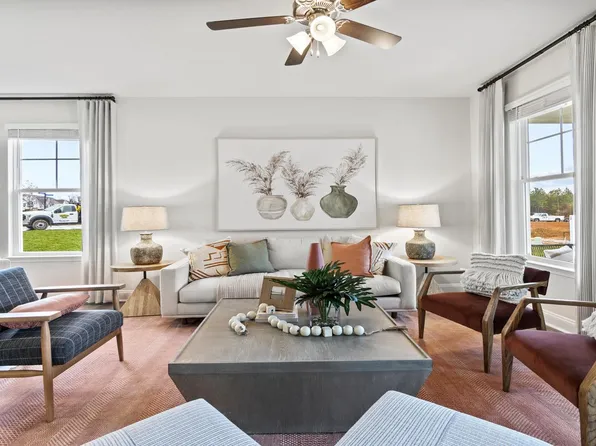 7 Florence Sarah Ln, Lexington, VA 24450