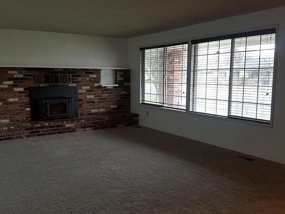 4th image of 5217 Mazama Dr