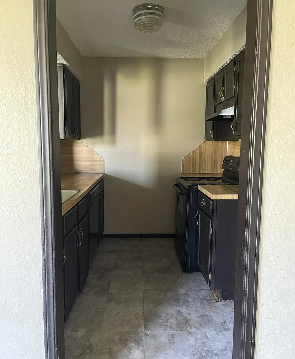 8108 N 117th East Ave — Photo 3