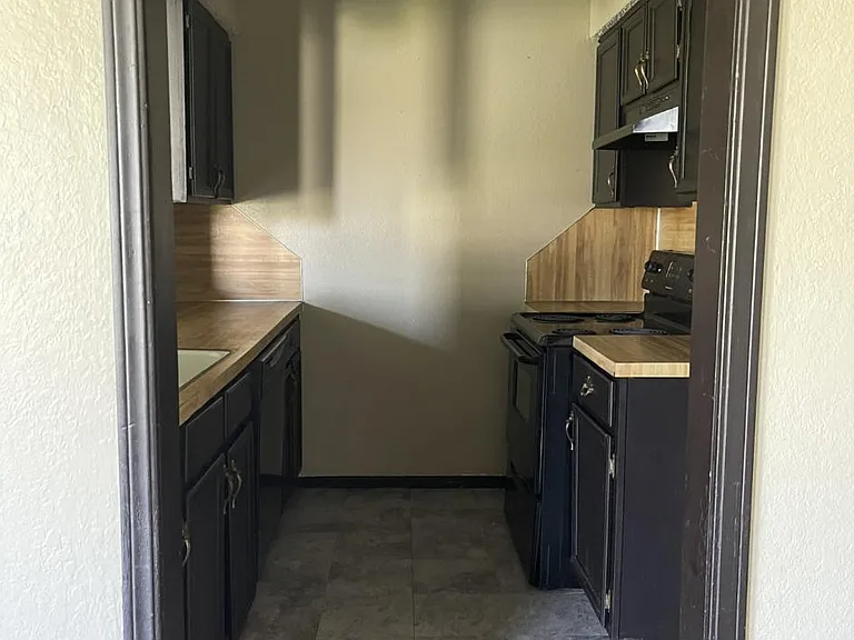 8108 N 117th East Ave — Photo 3