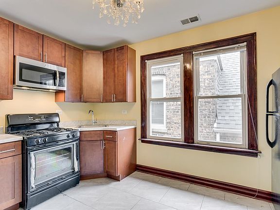 3rd image of 6939 S Washtenaw Ave APT 1